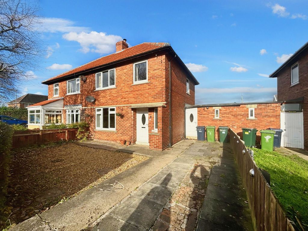 3 bed semidetached house for sale in Derwent View, BlaydonOnTyne