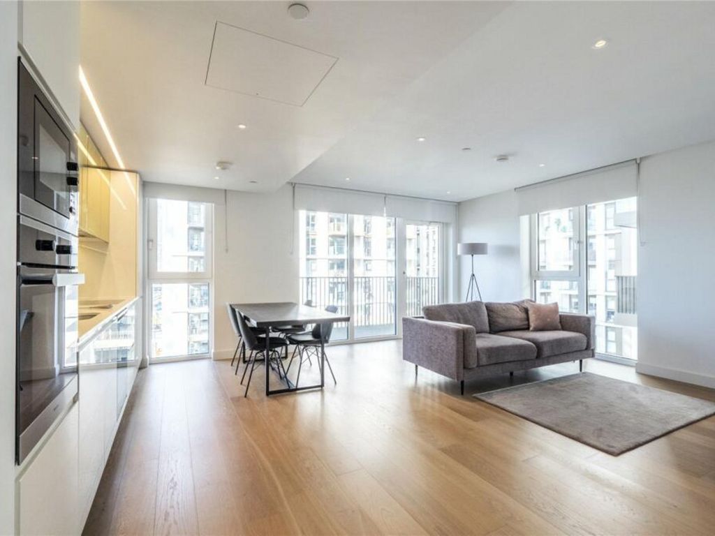 2 bed flat to rent in Belvedere Row, Fountain Park Way W12, £4,100 pcm