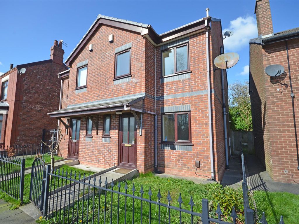3 bed semidetached house for sale in Store Street, Waterloo, Ashton