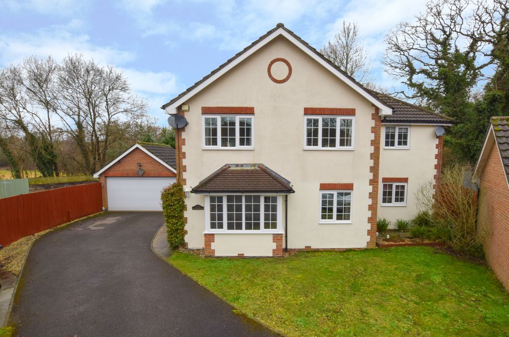 5 bed detached house for sale in Washford Lane, Bordon GU35 Zoopla
