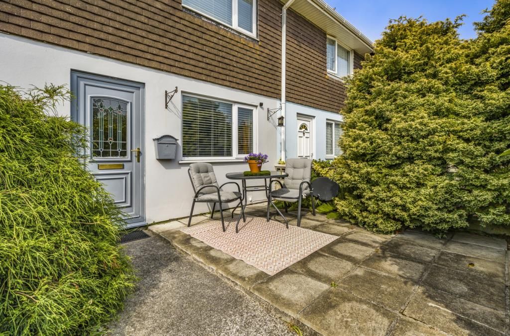 2 bed terraced house for sale in Penwarne Close, Tolvaddon, Camborne