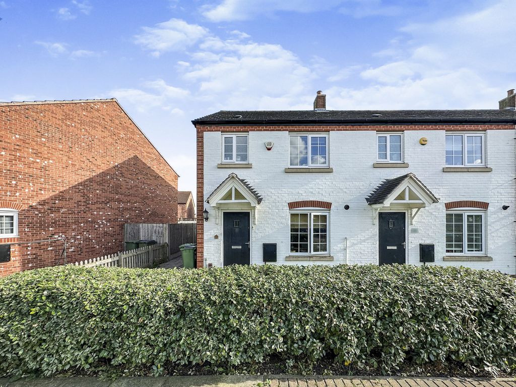 3 bed town house for sale in Kirkwood Close, Leicester LE3, £280,000 Zoopla