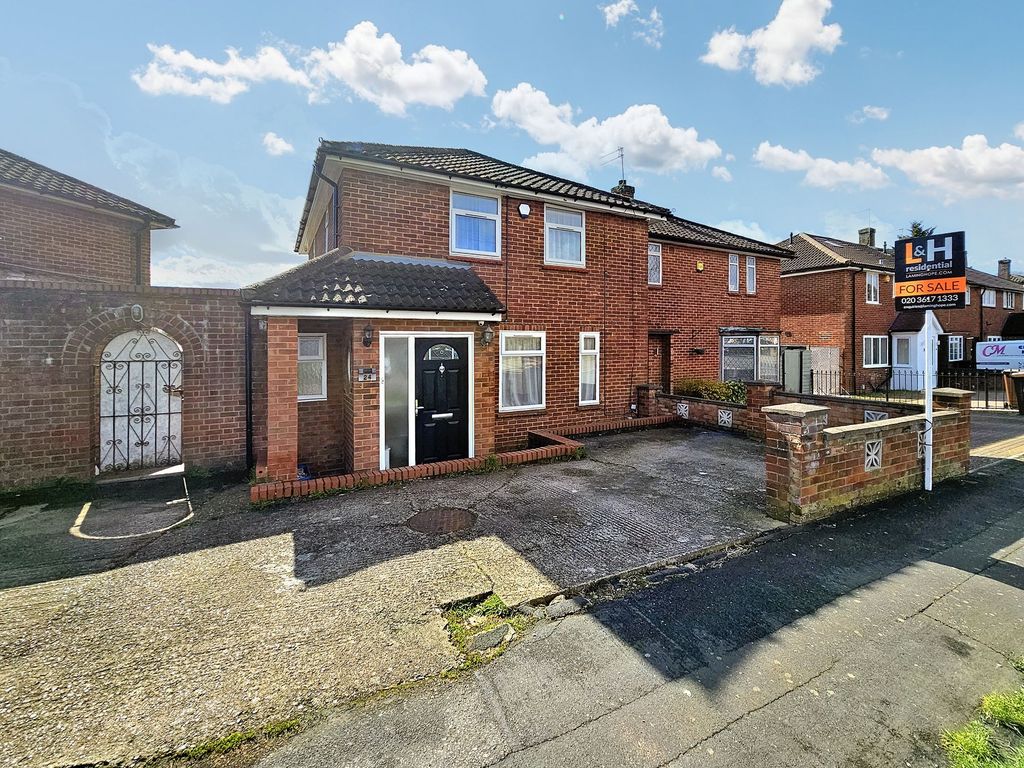 3 bed semidetached house for sale in Crown Road, Borehamwood WD6 Zoopla