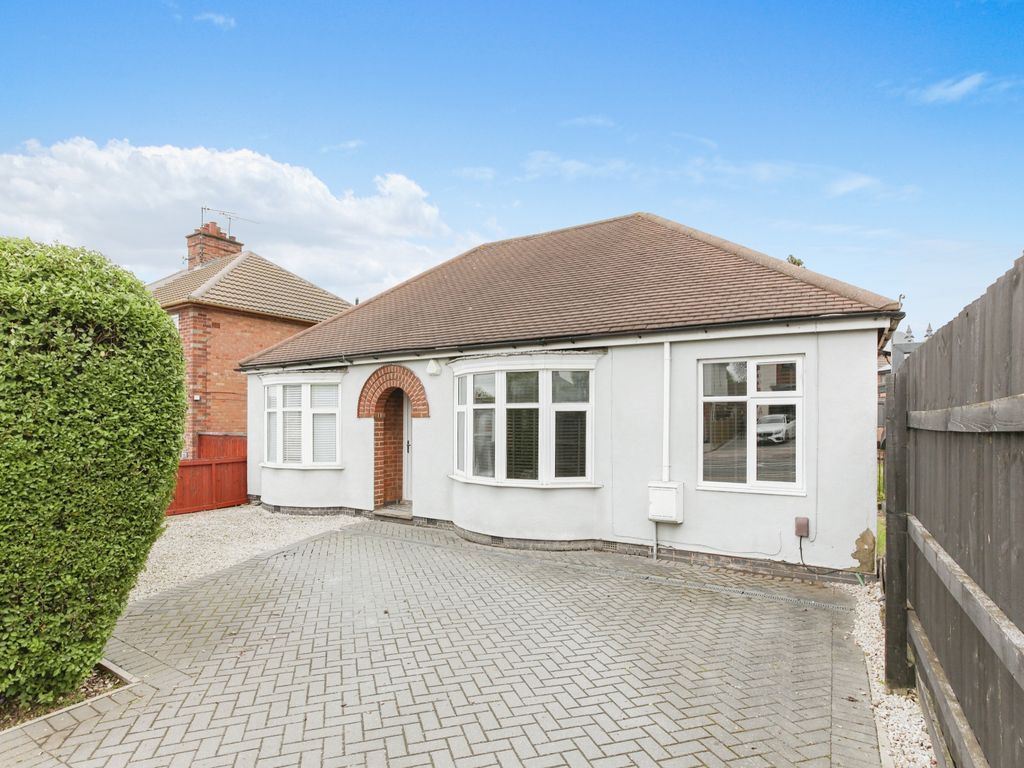 3 bed detached bungalow for sale in Wigston Lane, Leicester LE2 Zoopla