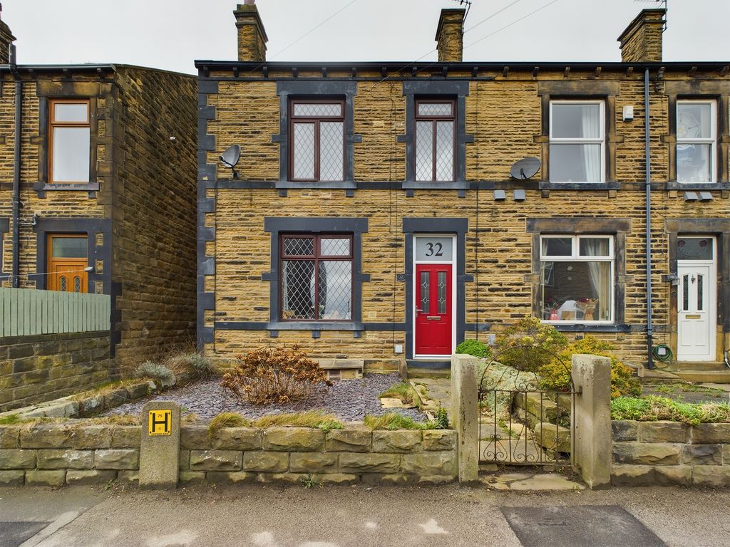 3 bed terraced house for sale in Scotchman Lane, Morley, Leeds LS27