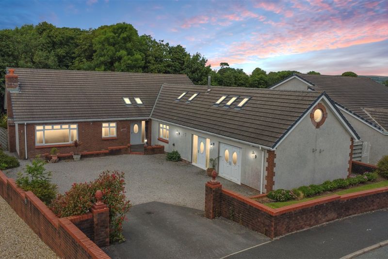 5 bed detached bungalow for sale in Summergrove Park, Hensingham, Whitehaven CA28 Zoopla