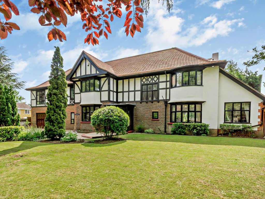 5 bed detached house for sale in Queens Avenue, Maidstone, Kent ME16, £