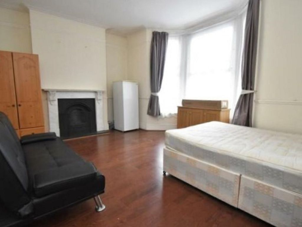 Room to rent in Hazelbank Road, Catford SE6 Zoopla