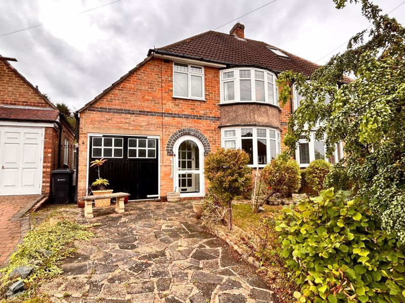 3 bed semidetached house for sale in Moss Drive, 152334 B72, £237,500