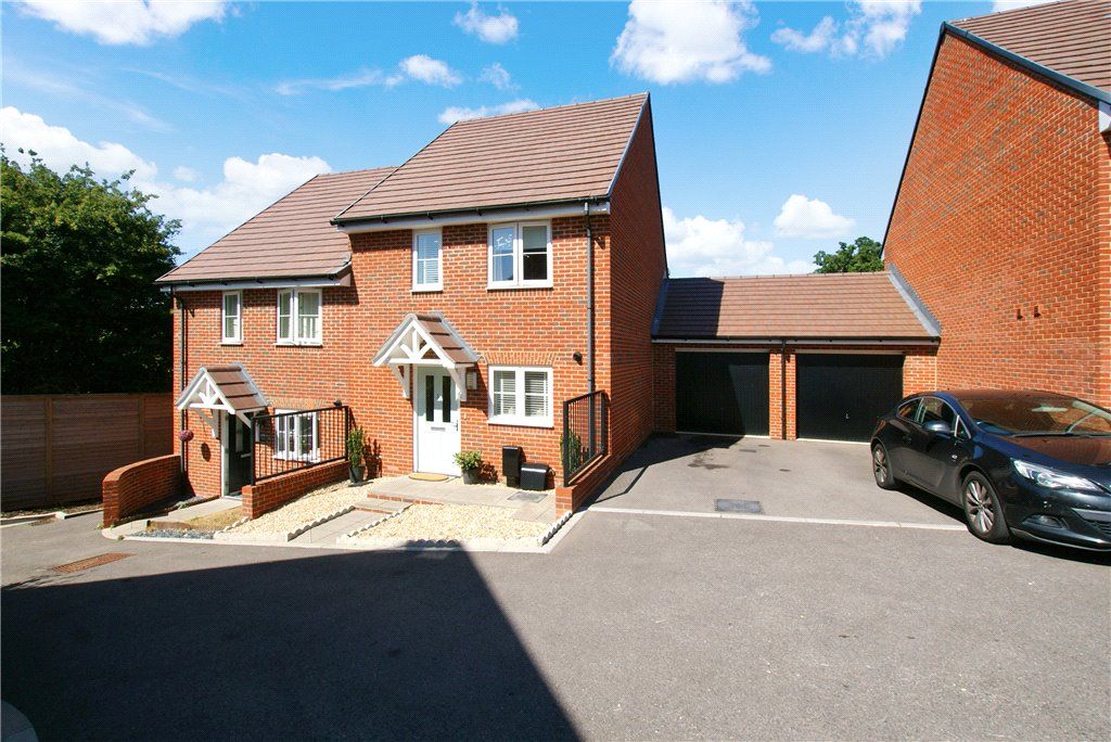 3 bed semidetached house for sale in Garrett Close, Havant, Hampshire PO9 Zoopla