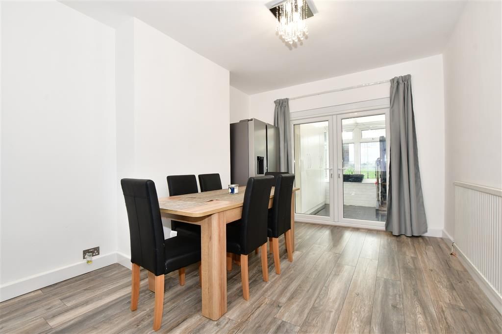 3 bed semidetached house for sale in Lamorna Avenue, Gravesend, Kent