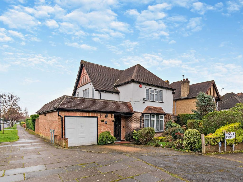 4 bed detached house for sale in Towers Road, Pinner HA5, £1,150,000