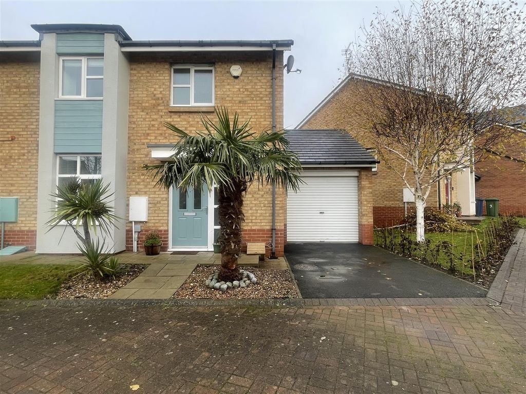 3 bed terraced house to rent in Snowberry Grove, South Shields NE34, £