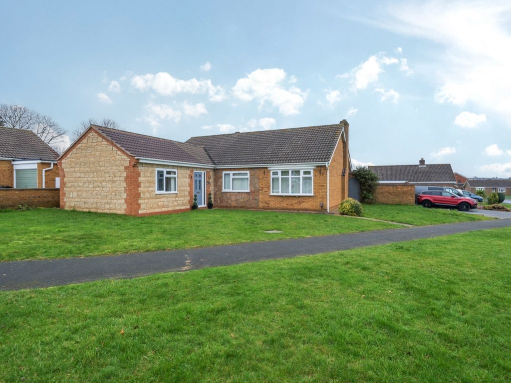 3 bed detached bungalow for sale in Winchester Road, Grantham NG31, £