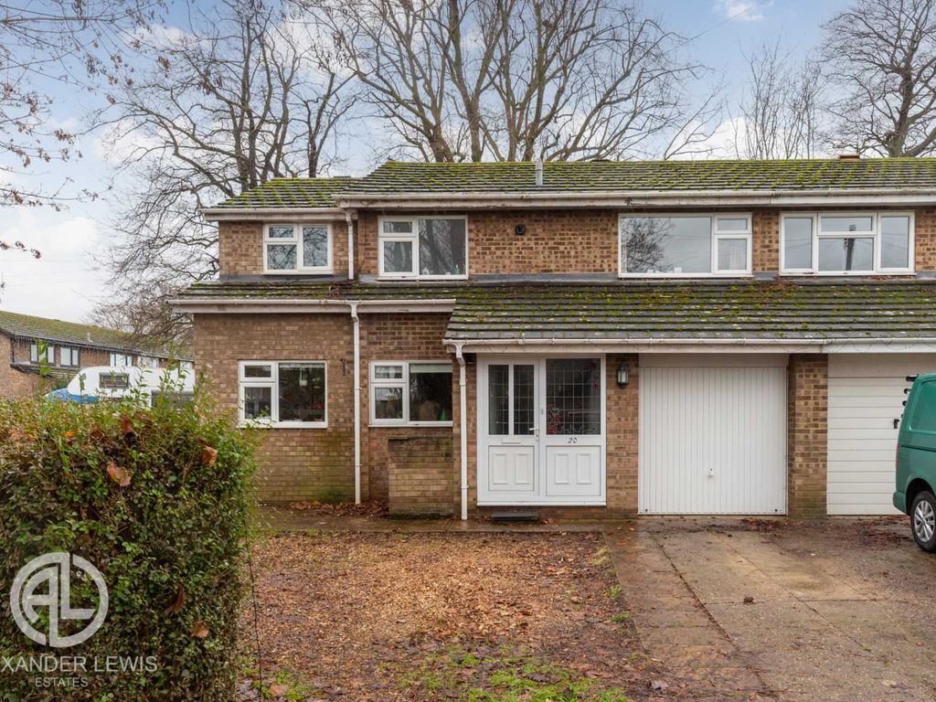 4 bed end terrace house for sale in Brayes Manor, Stotfold SG5 Zoopla