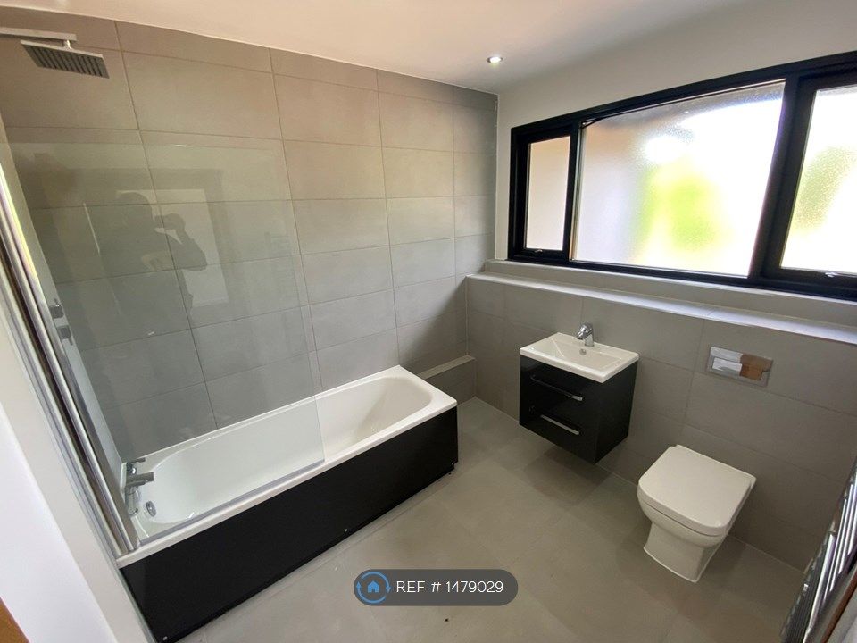 2 bed flat to rent in Windmill Lane, Wolverhampton WV3 Zoopla