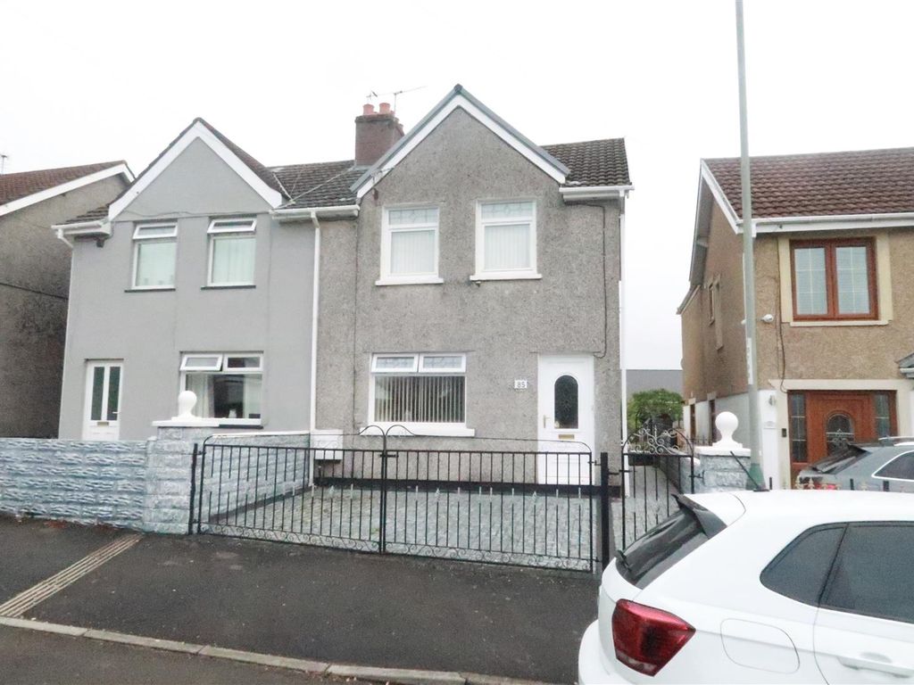 3 bed semidetached house to rent in Penybryn Avenue, Cefn Fforest
