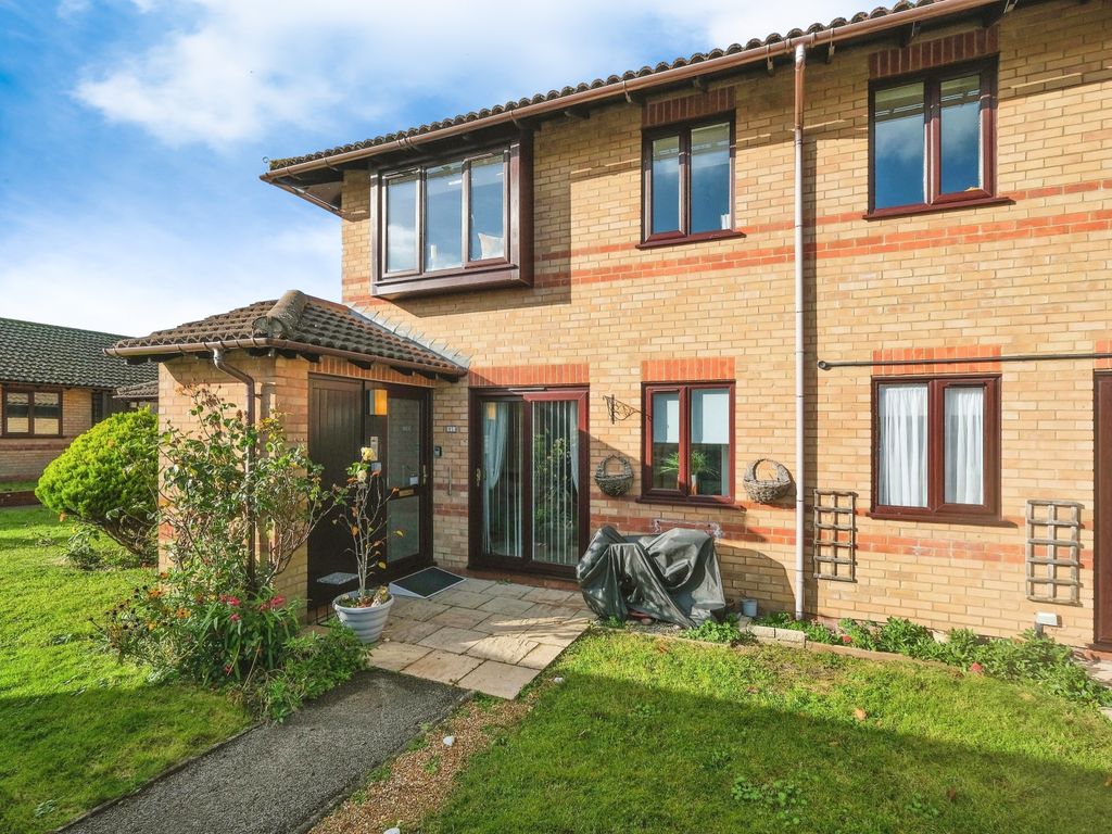 1 bed flat for sale in Kendal Gardens, Basingstoke RG22, £165,000 Zoopla