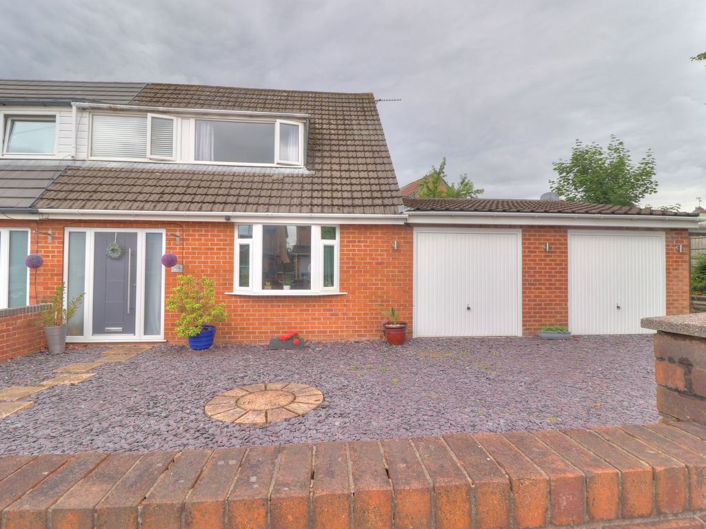 3 bed semidetached bungalow for sale in Long Lane, Hindley Green WN2