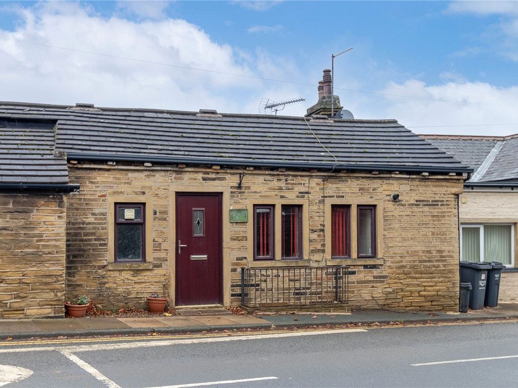 1 bed terraced house for sale in Crowtrees Lane, Brighouse HD6, £