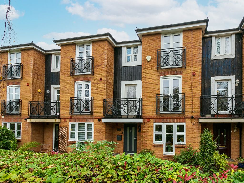 Minoan Drive Hemel Hempstead Hertfordshire HP3  