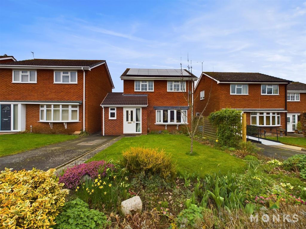 3 bed detached house for sale in Bridge Way, Shawbury, Shrewsbury SY4