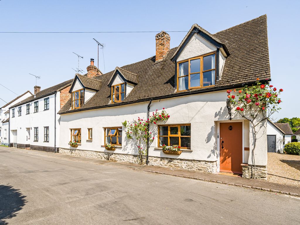 3 bed detached house for sale in High Street, Haddenham