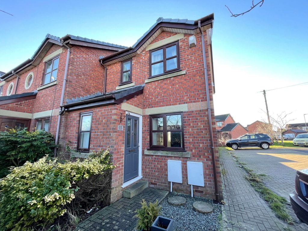 2 bed end terrace house for sale in Pennine Way, Stalmine FY6, £129,950