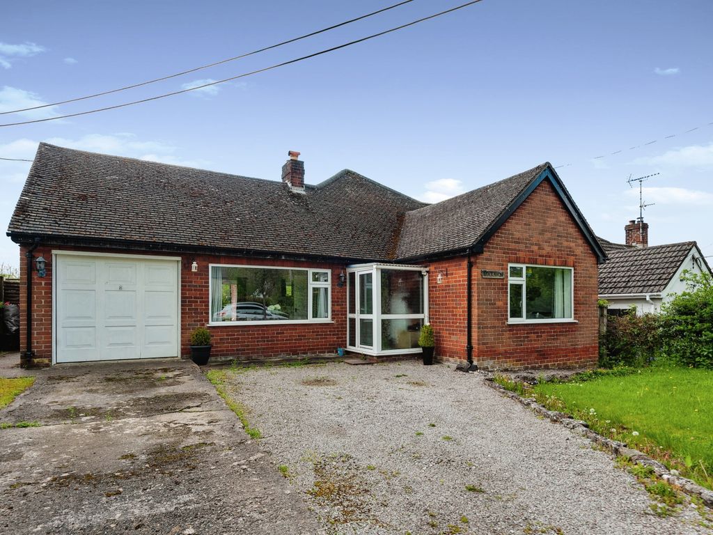 4 bed bungalow for sale in Pen Y Fron Road, Pantymwyn, Mold, Flintshire