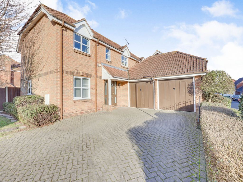 4 bed detached house for sale in Churchfields, SouthendOnSea SS3 Zoopla