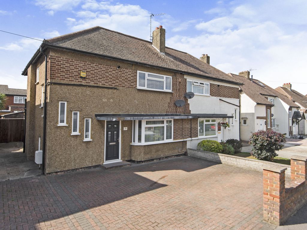 3 bed semidetached house for sale in Grange Road, Chessington KT9 Zoopla