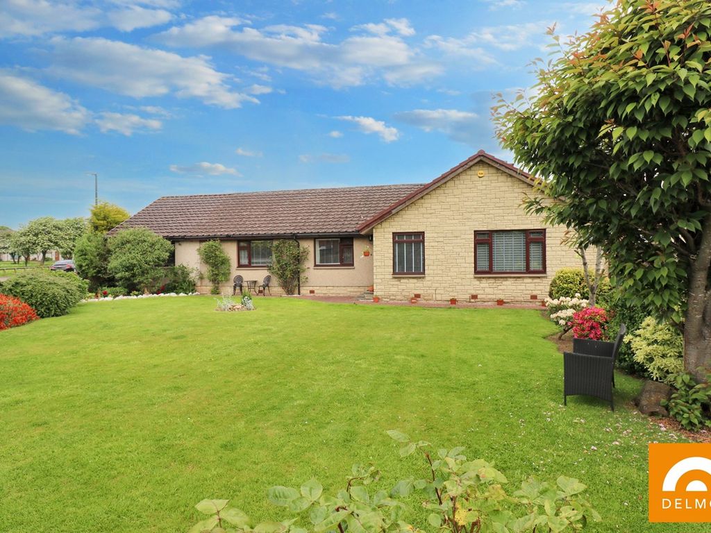6 bed detached bungalow for sale in Hallfields Place, Kennoway, Leven