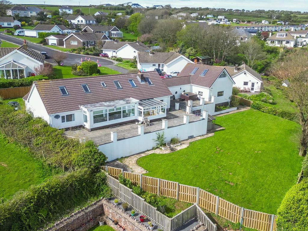 4 bed property for sale in The Boarlands, Port Eynon, Swansea SA3, £