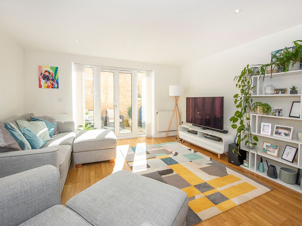 2 bed semidetached house for sale in Brighton Road, Surbiton KT6, £