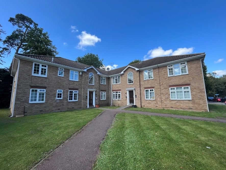 2 bed flat for sale in Close, Basildon SS13, £170,000 Zoopla