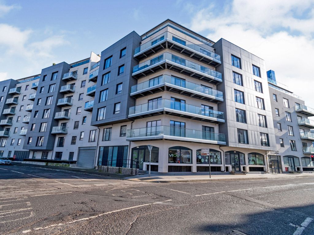 2 bed flat for sale in royal crescent apartments, 1 royal crescent road, southampton, hampshire so14