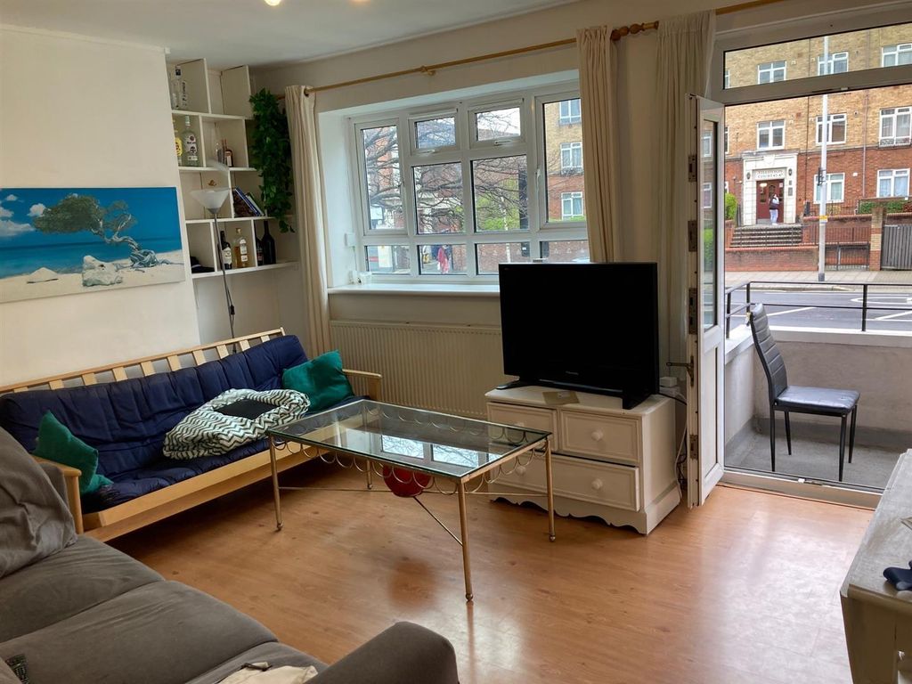 3 bed flat to rent in Wandsworth Road, London SW8 Zoopla