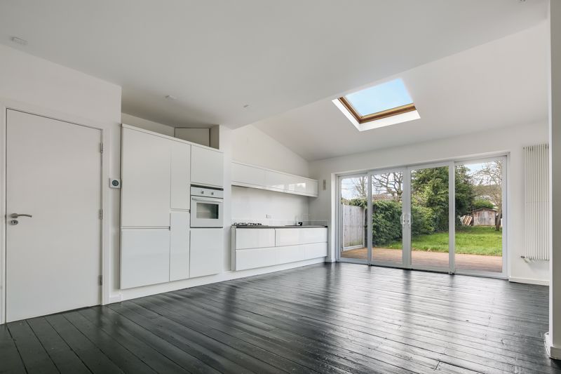 3 bed terraced house to rent in Northumberland Avenue, Gidea Park RM11