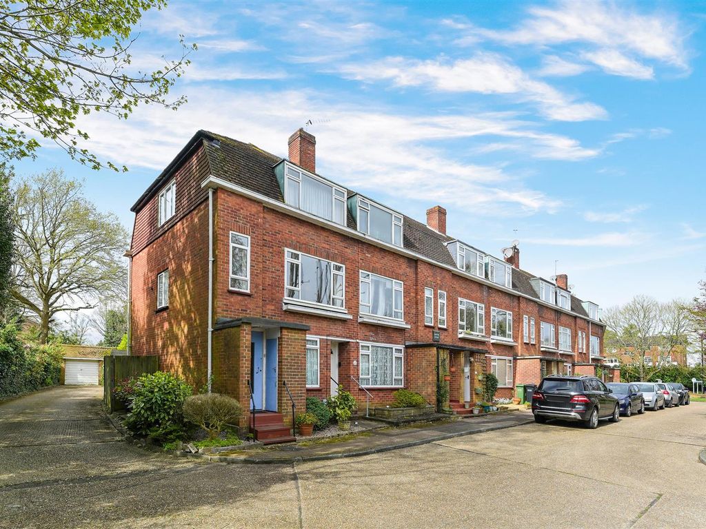 2 bed for sale in Park Road, Banstead SM7, £399,950 Zoopla