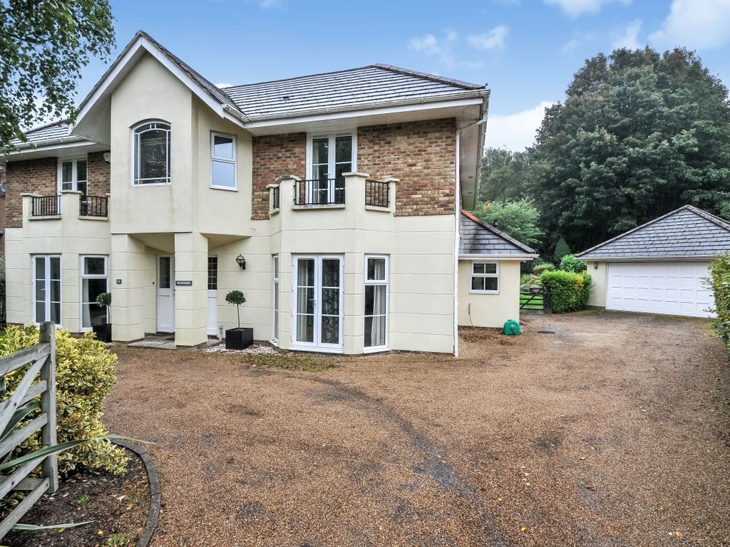 4 bed detached house to rent in Brassey Hill, Oxted RH8, £4,300 pcm