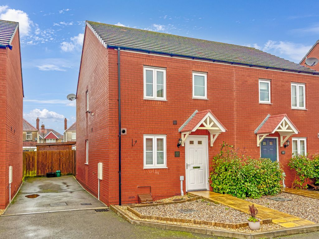 3 bed semidetached house for sale in Stryd Llanelli SA15, £