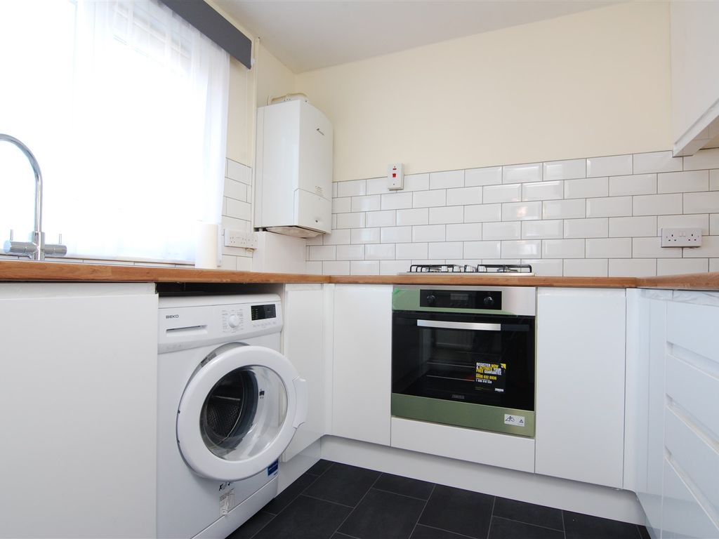 1 bed flat to rent in Victoria Crescent, Seven Sisters, London N15, £