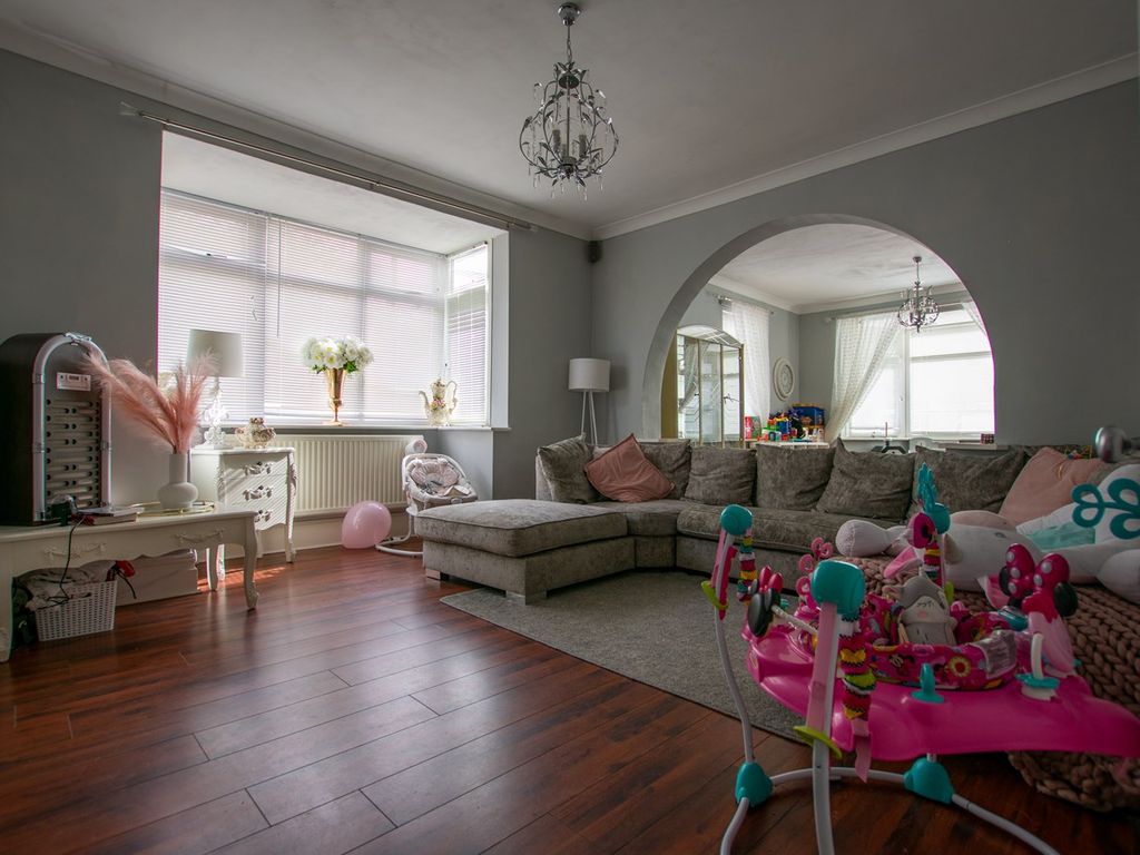 Queens Walk, Fletton, Peterborough PE2  
