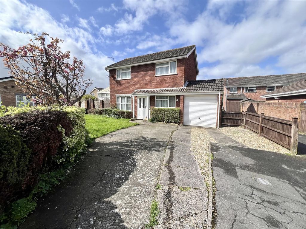 3 bed detached house for sale in The Keep, WestonSuperMare BS22, £