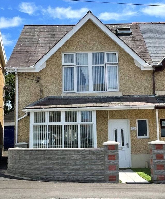 4 bed semidetached house for sale in Gorseinon Road, Penllergaer
