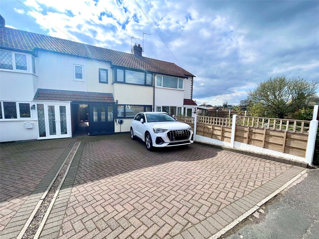 3 bed terraced house for sale in Whirley Road, Macclesfield, Cheshire