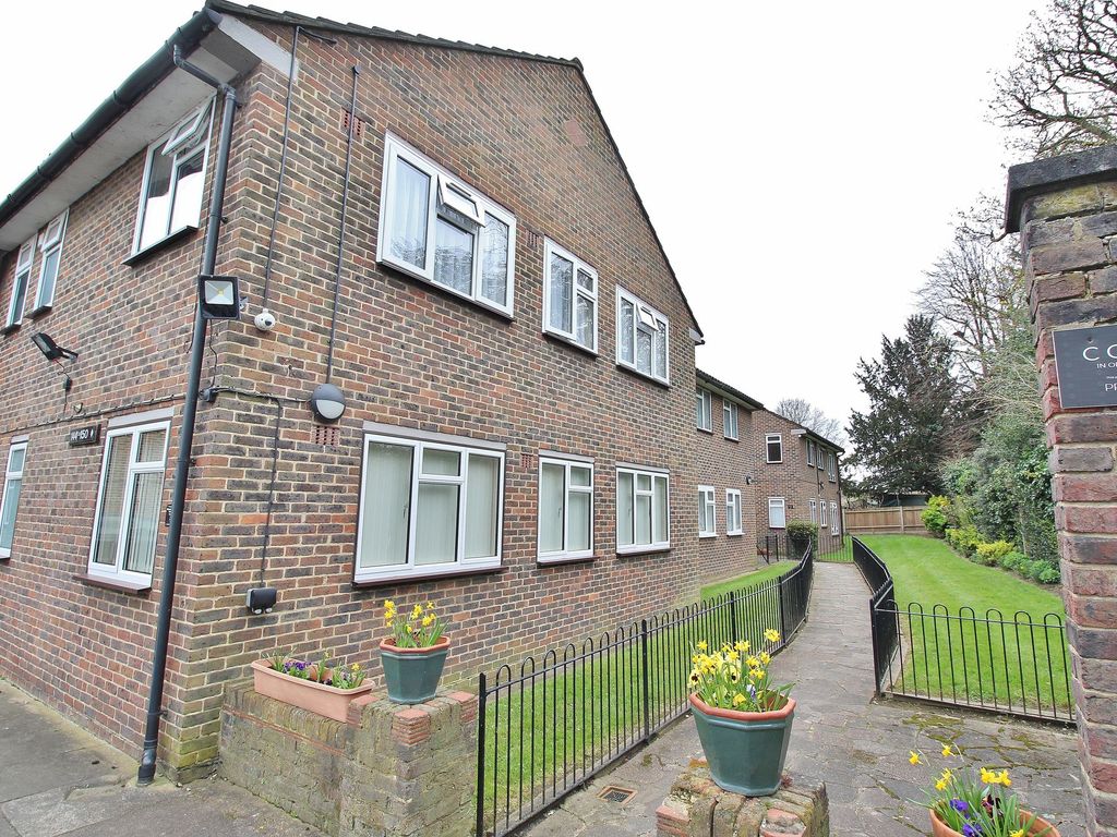 3 bed flat for sale in Syon Lane, Isleworth TW7, £450,000 Zoopla