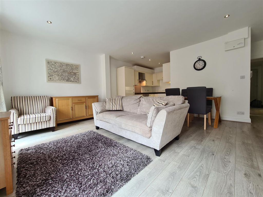 1 bed flat to rent in 13 Lantern Court, High Street, Ely CB7, £1,025