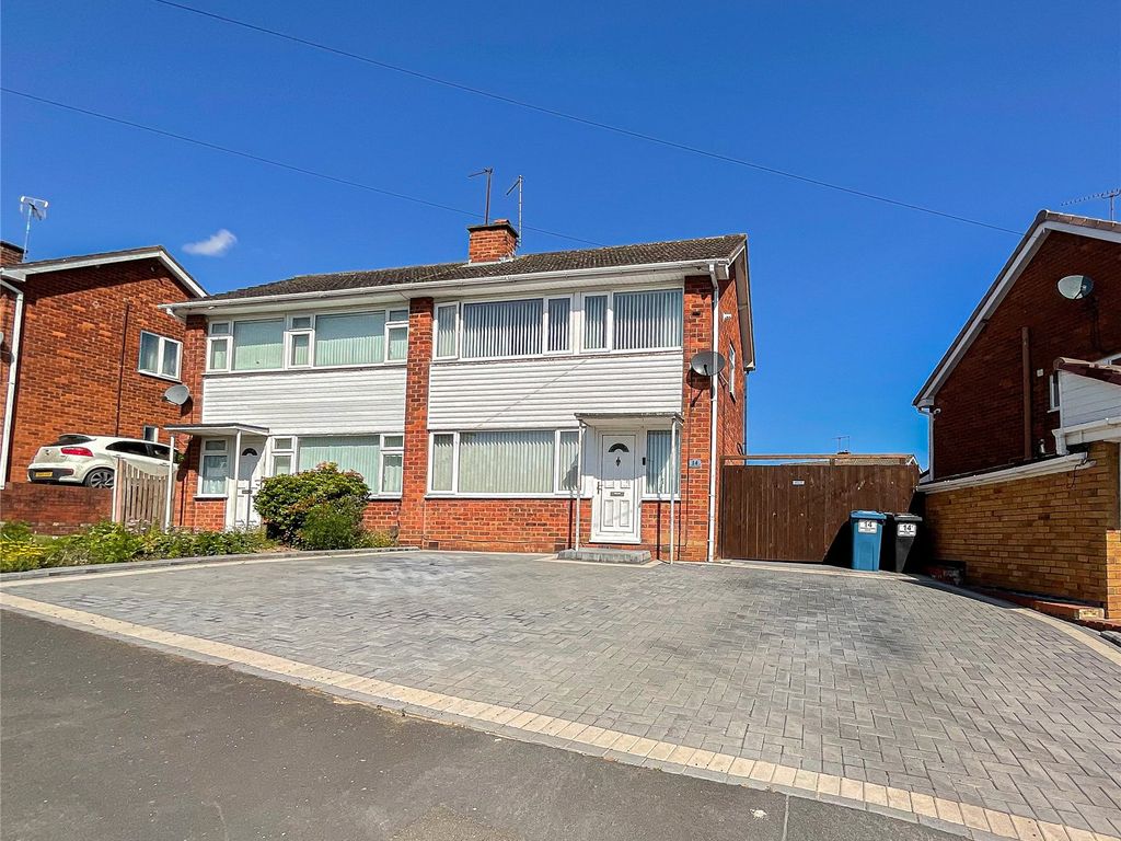 3 bed semidetached house for sale in Skidmore Avenue, Dosthill