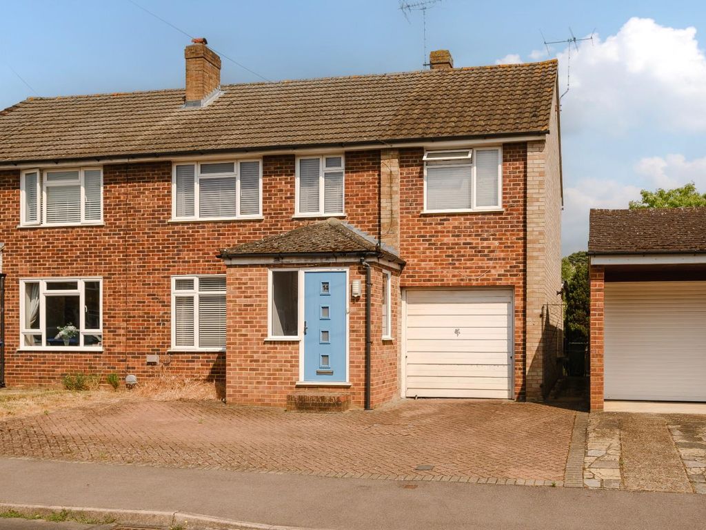 4 bed semidetached house for sale in Gaveston Close, Byfleet, West